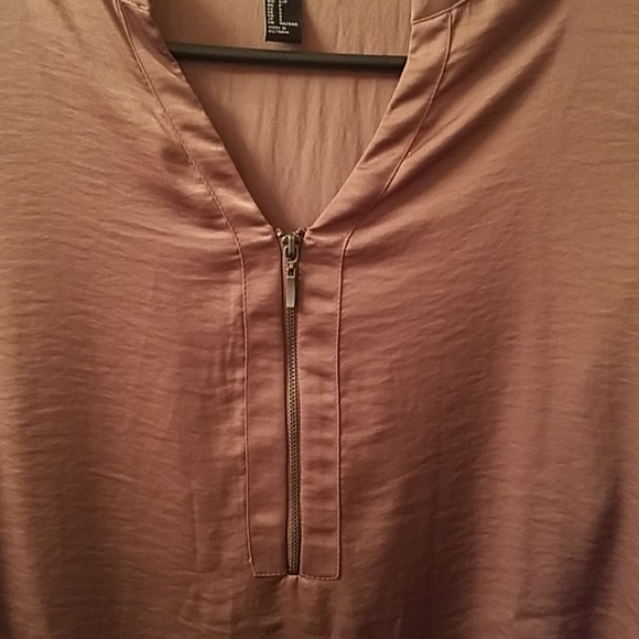 Small, brown blouse top - Picture 2 of 4